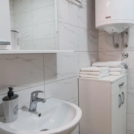 Apartman Agin Kutak * Bajina Basta