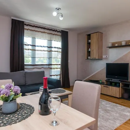Apartment Apartman Agin Kutak *